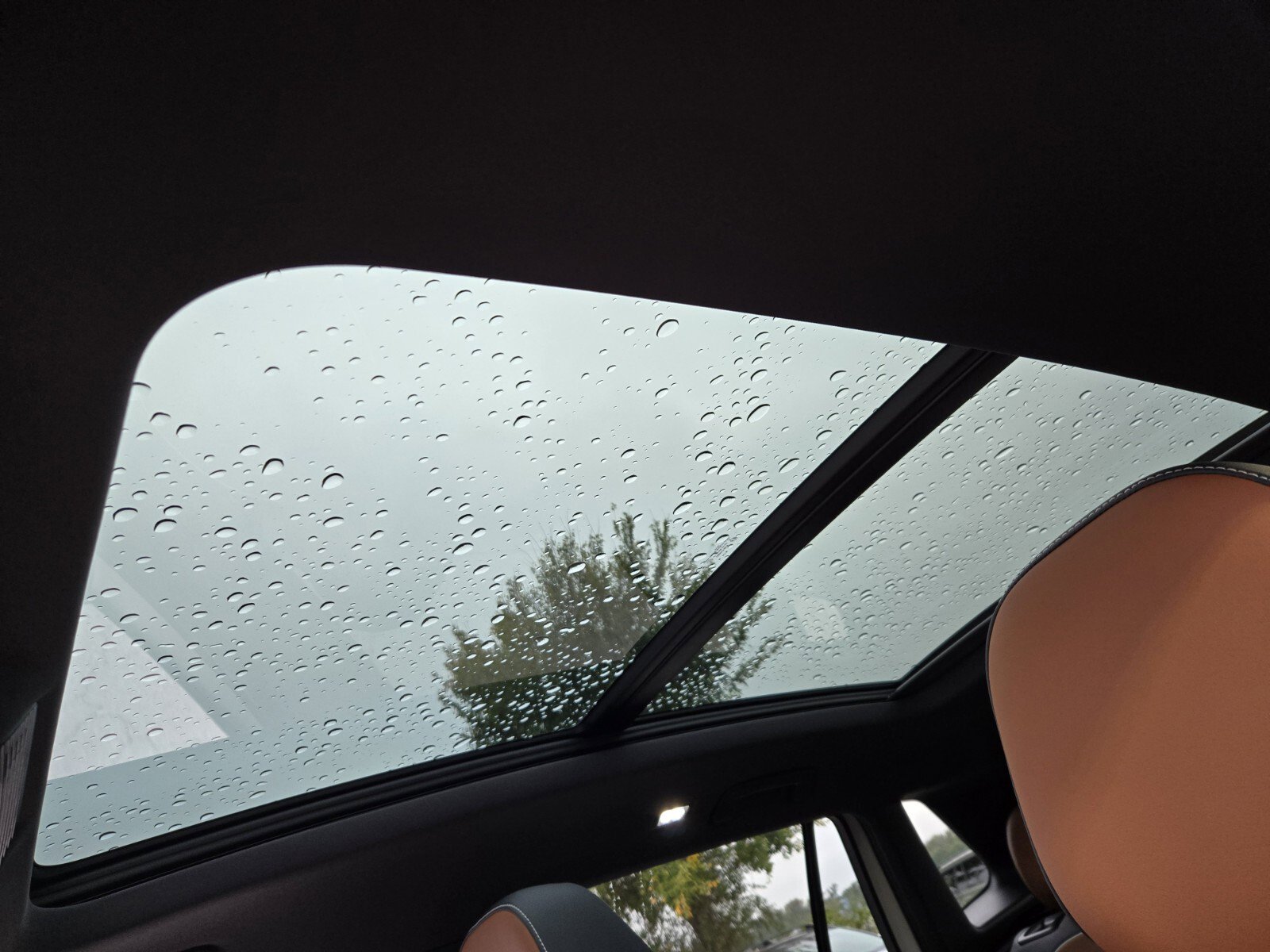 New 2026 Volkswagen Tiguan SEL R-Line image 6