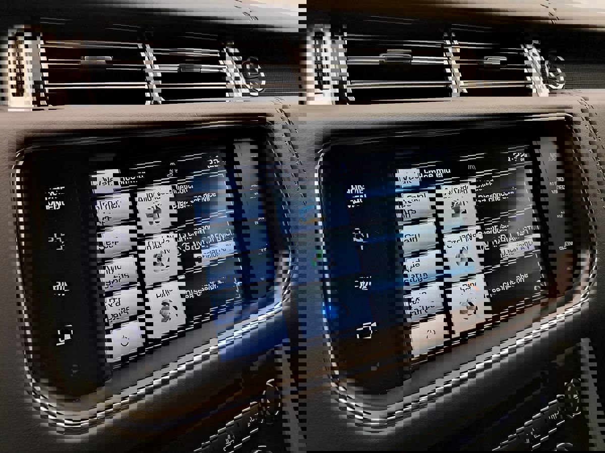 Used 2015 Land Rover Range Rover Long Wheelbase Autobiography image 40