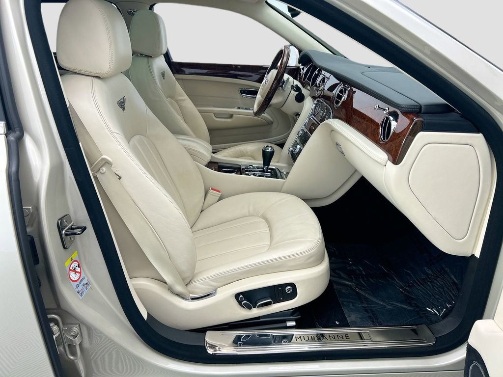 Used 2016 Bentley Mulsanne image 20