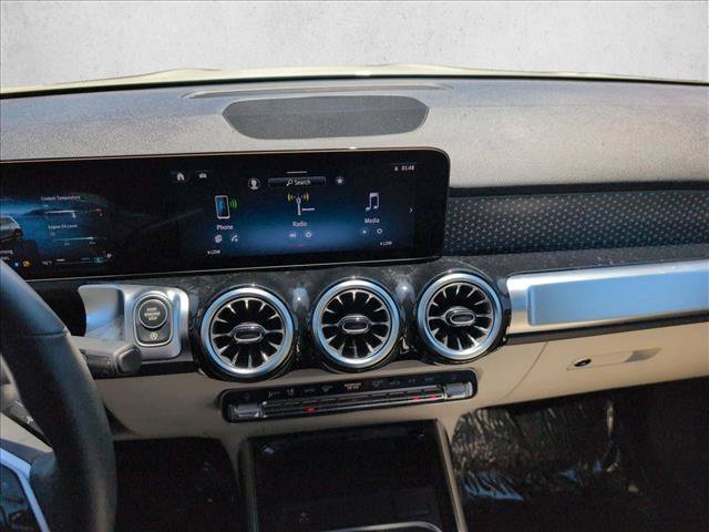 Used 2025 Mercedes-Benz GLB 250 4MATIC w/ Winter Package image 15