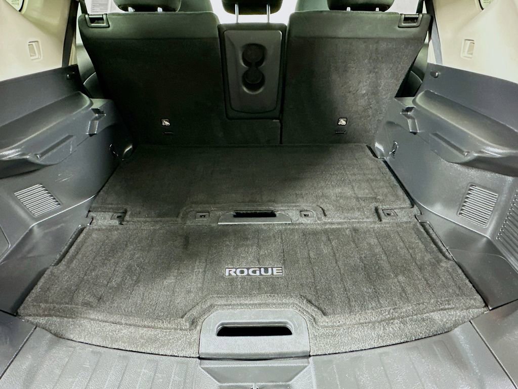 Used 2015 Nissan Rogue SV image 32