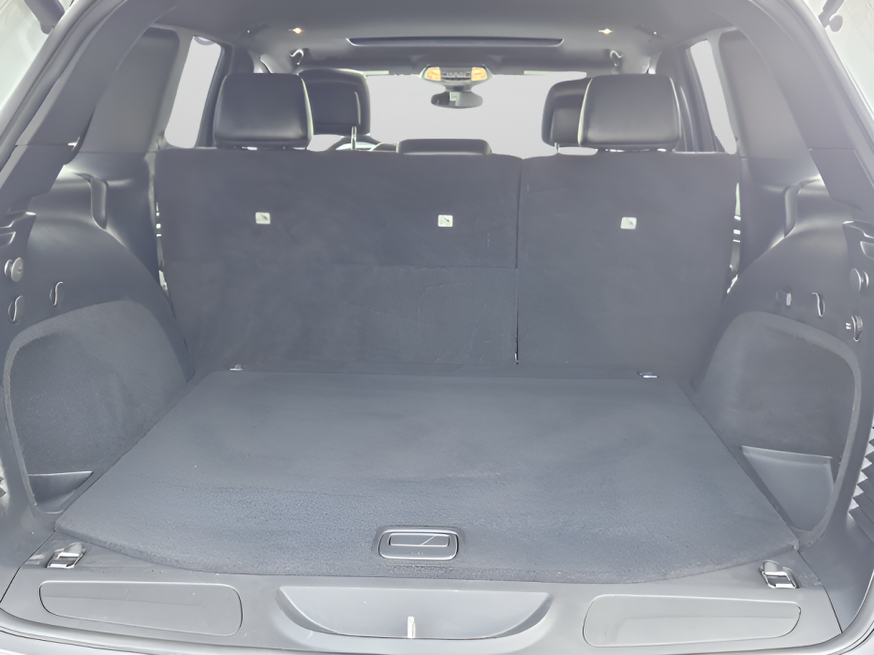 Used 2020 Jeep Grand Cherokee Altitude RWD image 25