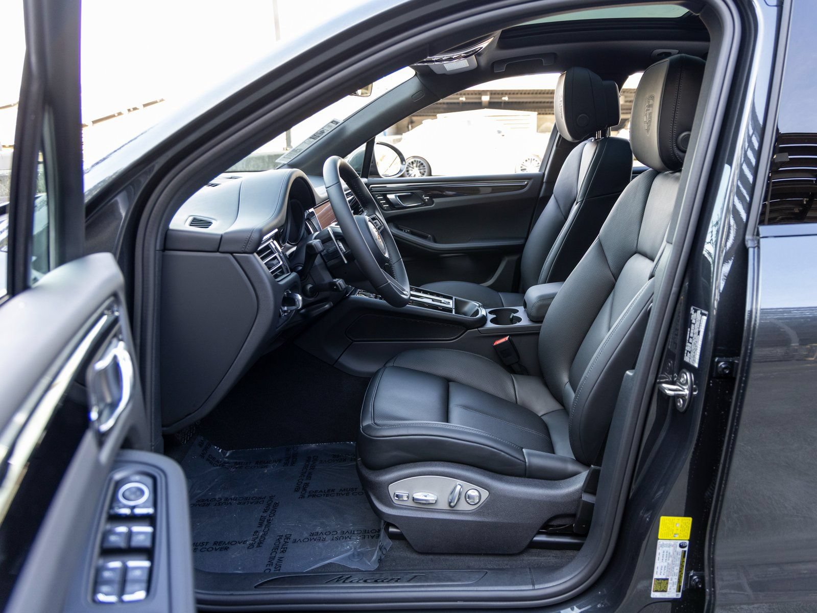 New 2026 Porsche Macan Turbo AWD/4WD image 25