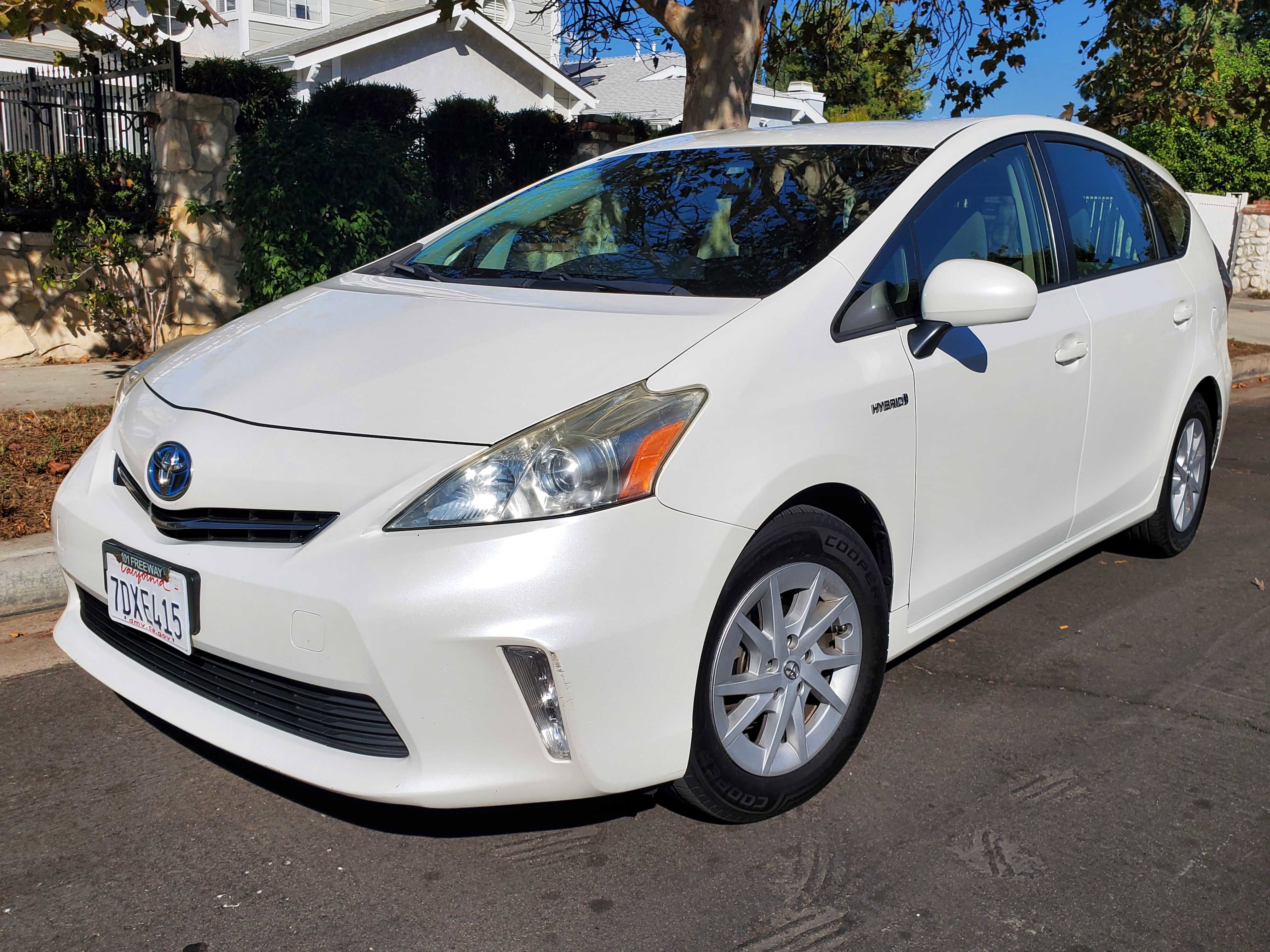 Used 2013 Toyota Prius V Two image 1