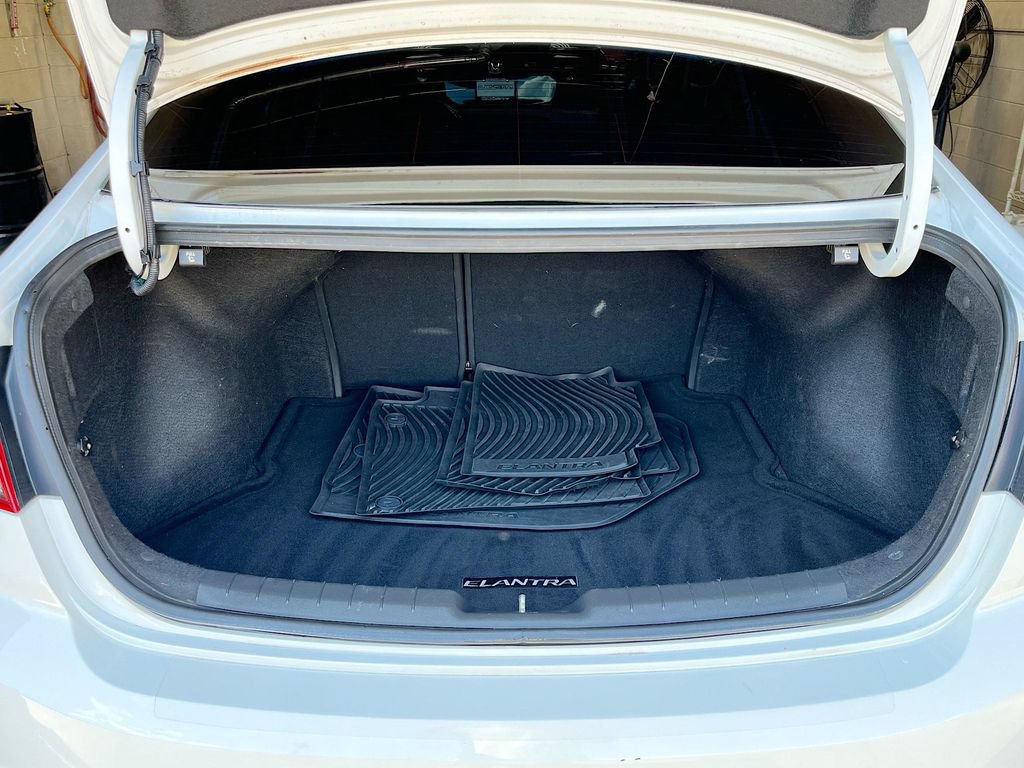 Used 2020 Hyundai Elantra Value Edition w/ Cargo Package (C1) FWD image 24