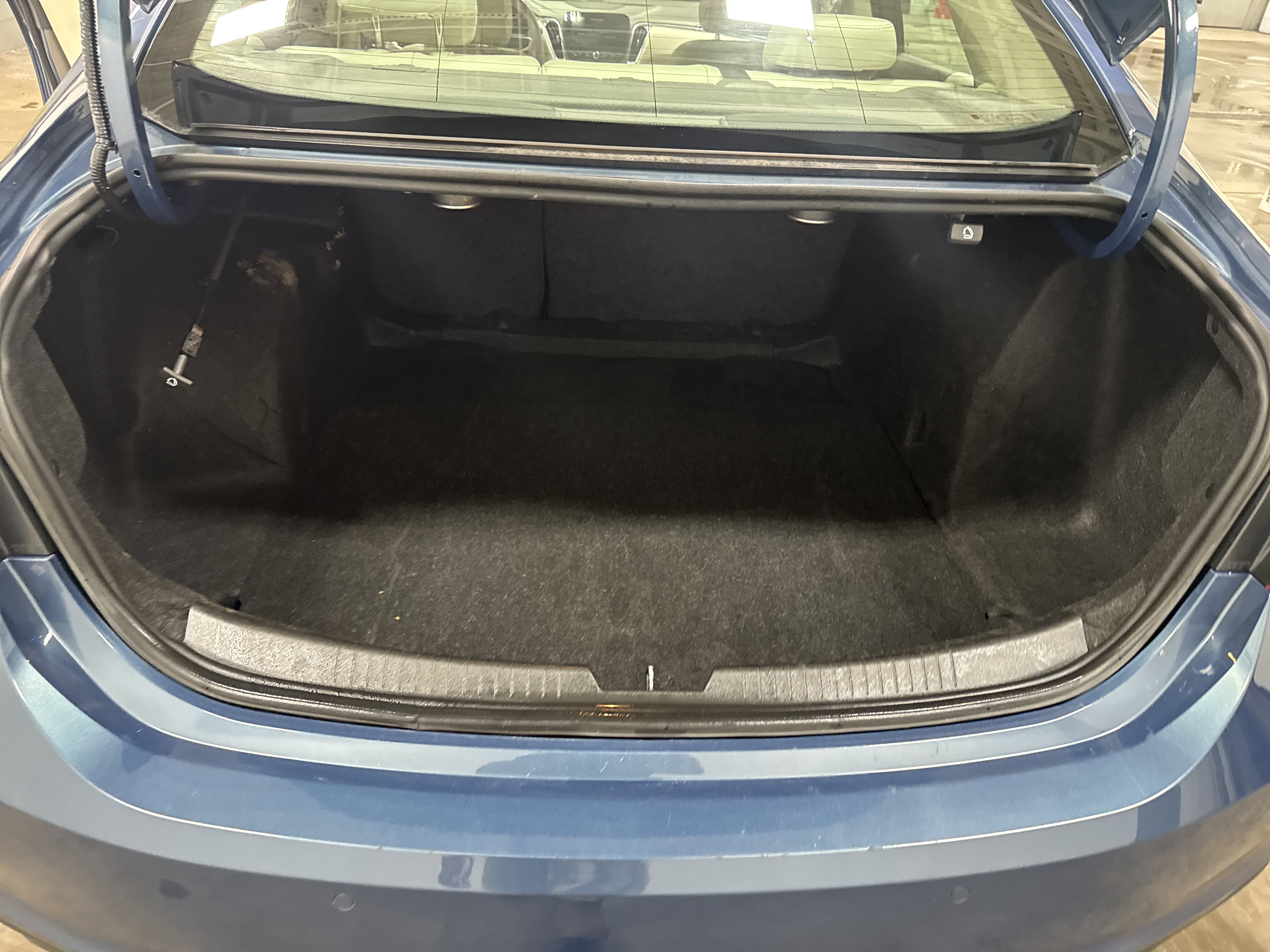 Used 2024 Chevrolet Malibu LT image 34