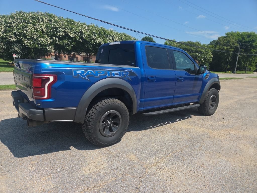 Used 2017 Ford F150 Raptor w/ Equipment Group 802A Luxury AWD/4WD image 10