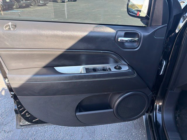 Used 2015 Jeep Compass High Altitude FWD image 10