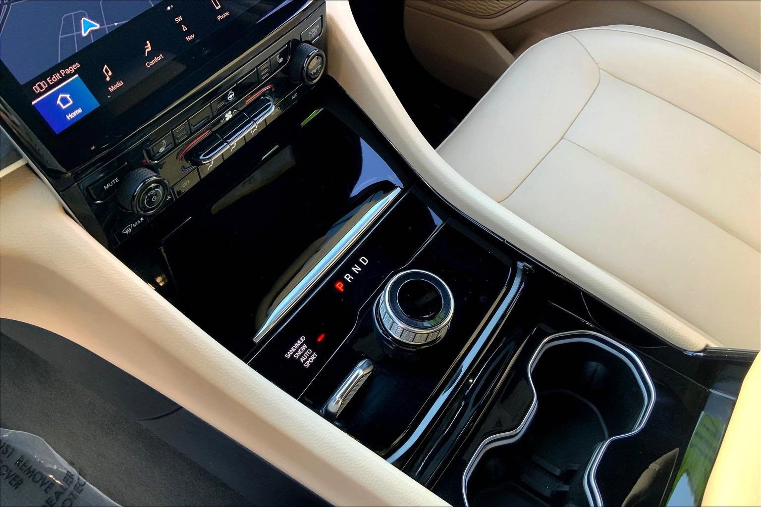 Certified 2023 Jeep Grand Cherokee Limited image 16