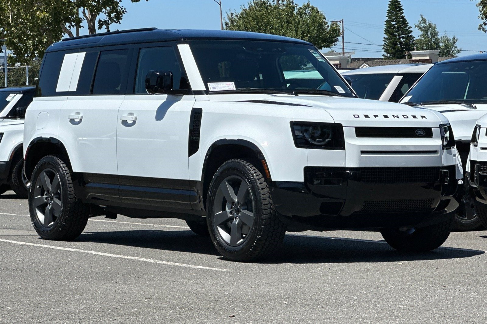 New 2026 Land Rover Defender 110 X-Dynamic SE AWD/4WD image 8