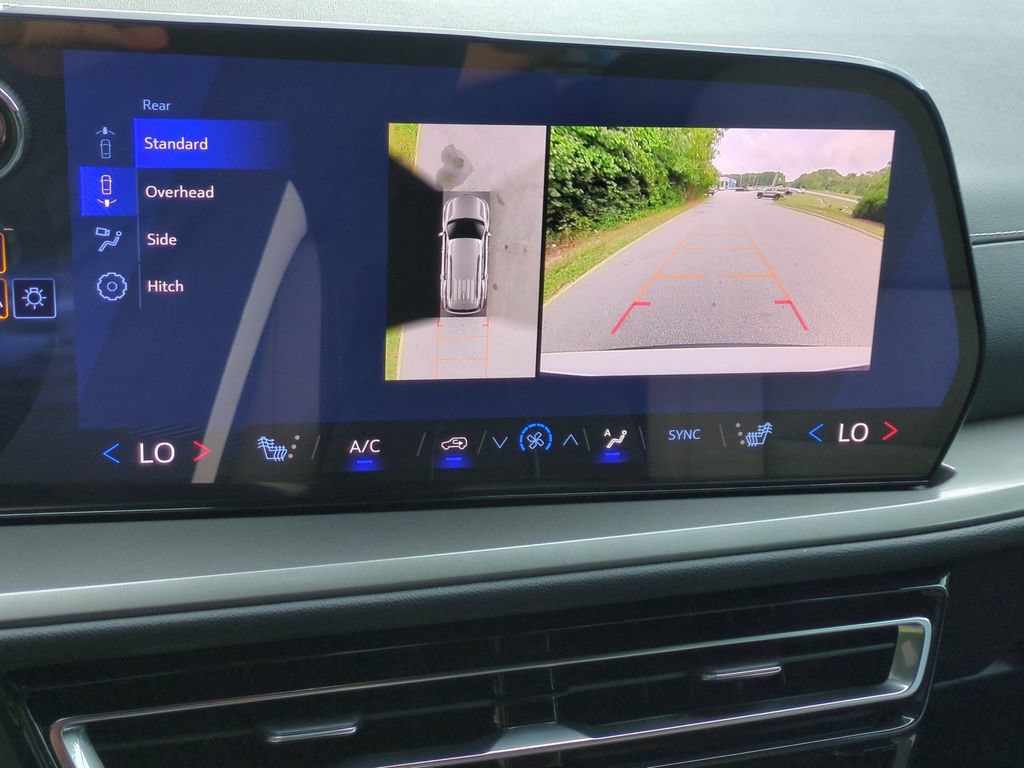 New 2027 Chevrolet Traverse LT w/ Driver Confidence Package FWD image 23