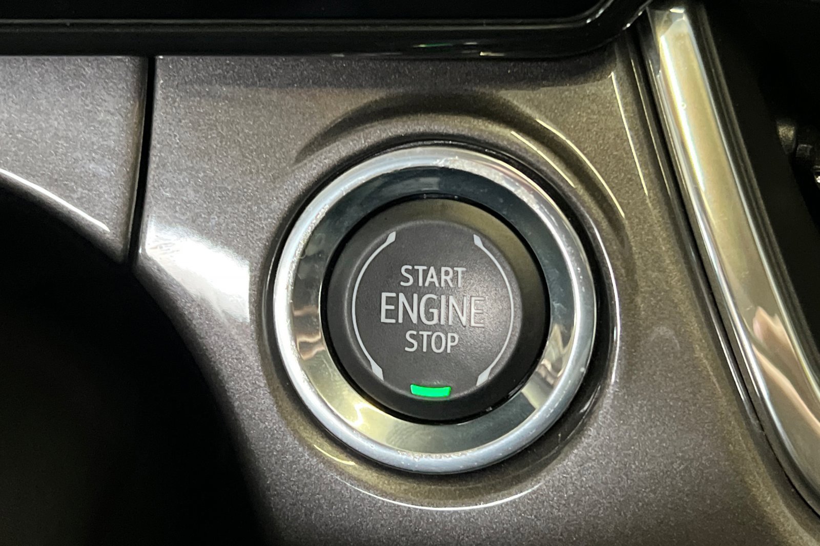 Used 2024 Chevrolet Trax ACTIV w/ Sunroof Package image 28