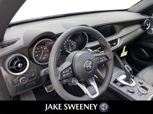 Used 2023 Alfa Romeo Stelvio Ti image 27