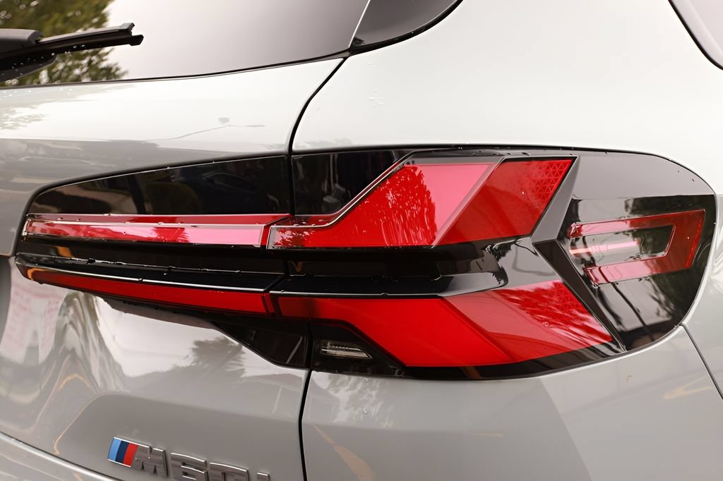 Used 2024 BMW X5 M60i AWD/4WD image 11