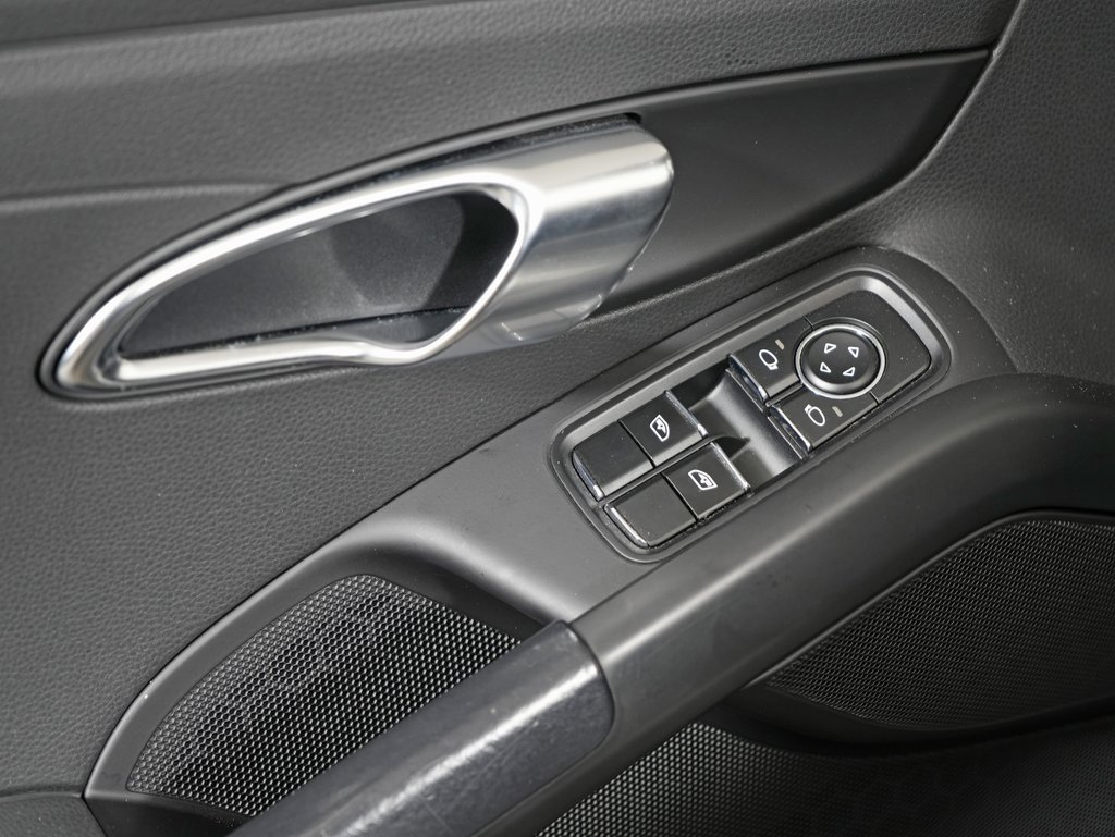 Used 2015 Porsche Boxster image 22