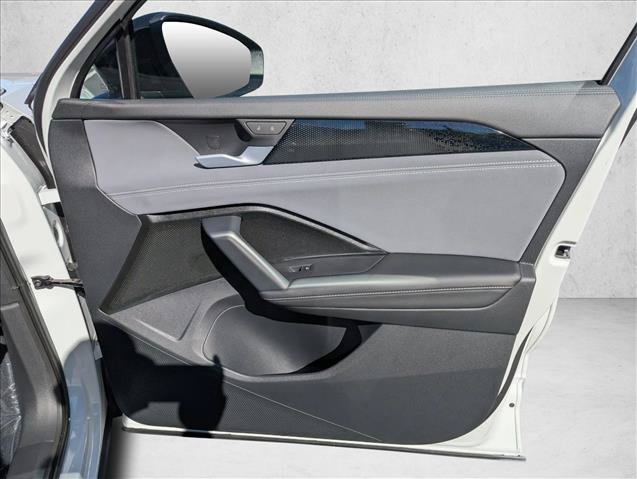 New 2026 Volkswagen Tiguan SE R-Line FWD image 27