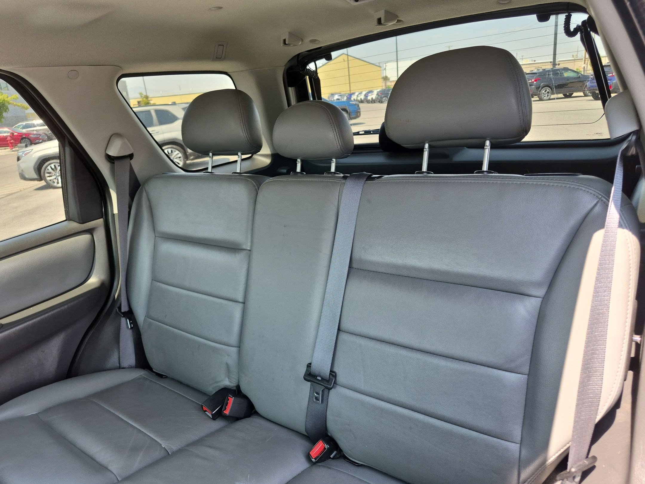 Used 2005 Ford Escape 4WD Hybrid image 25