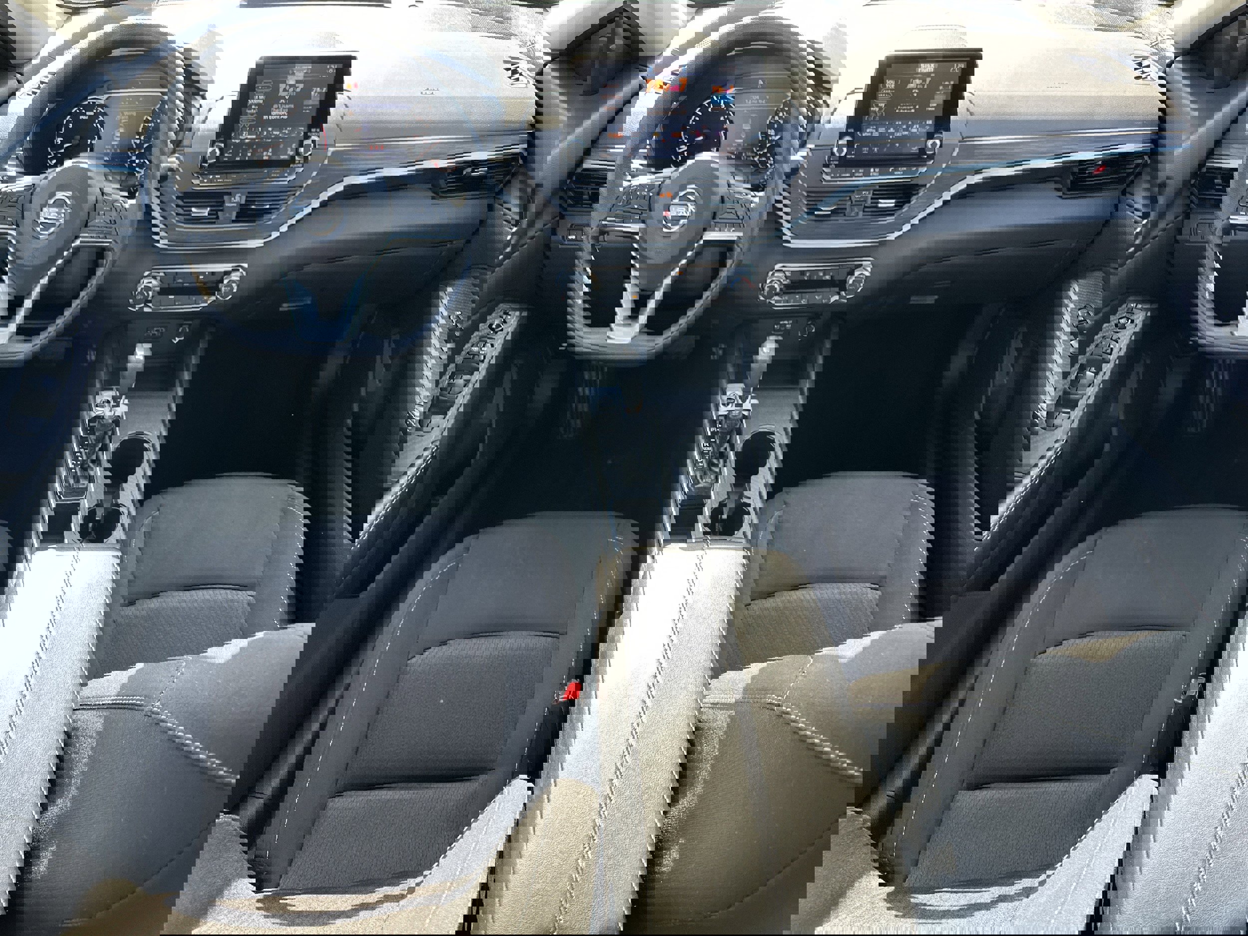 Used 2025 Nissan Altima 2.5 SV image 22