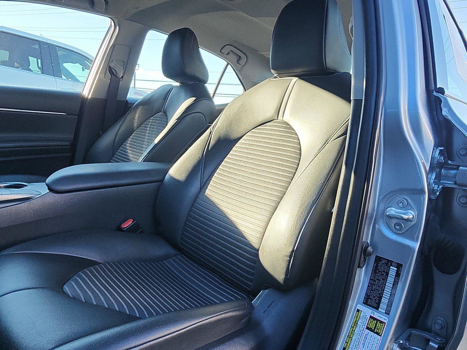 Used 2023 Toyota Camry SE image 21