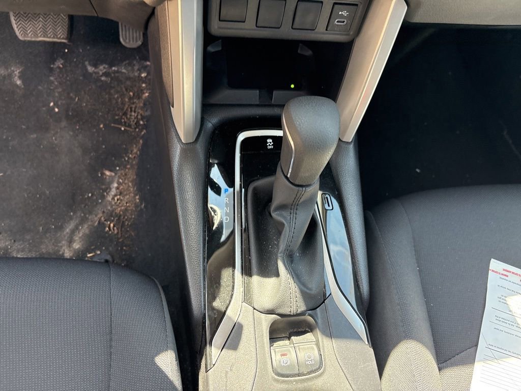 Used 2025 Toyota Corolla Cross LE image 18