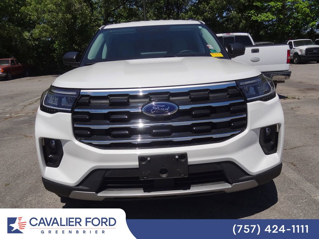 Used 2026 Ford Explorer Active w/ Active Comfort Package AWD/4WD image 3