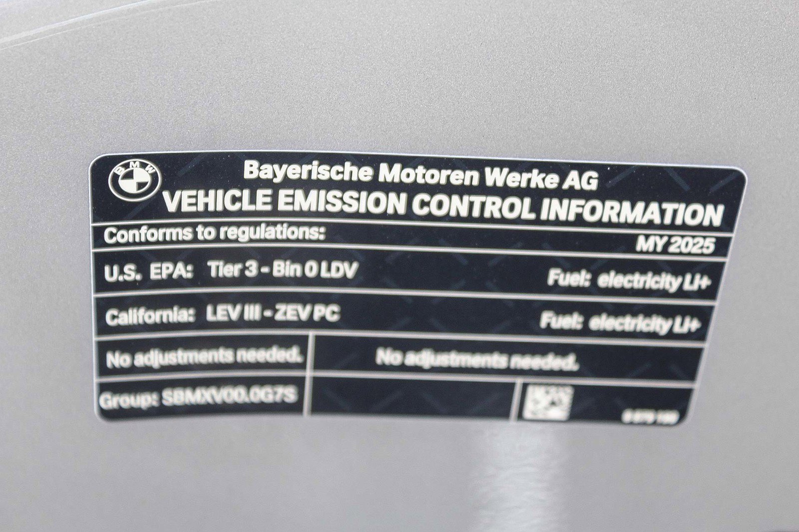 Certified 2025 BMW i7 eDrive50 w/ Premium Package image 28