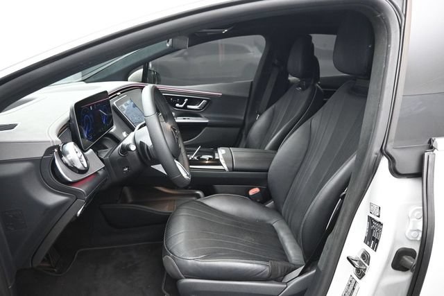 Used 2023 Mercedes-Benz EQE 500 4MATIC Sedan w/ Pinnacle Trim Package image 5