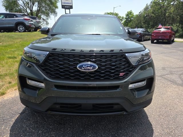 Used 2022 Ford Explorer ST w/ Equipment Group 401A AWD/4WD image 2