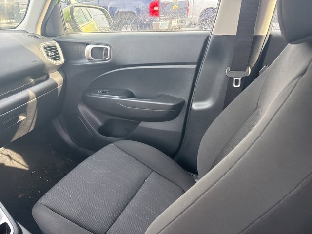 Used 2022 Hyundai Venue SE image 14