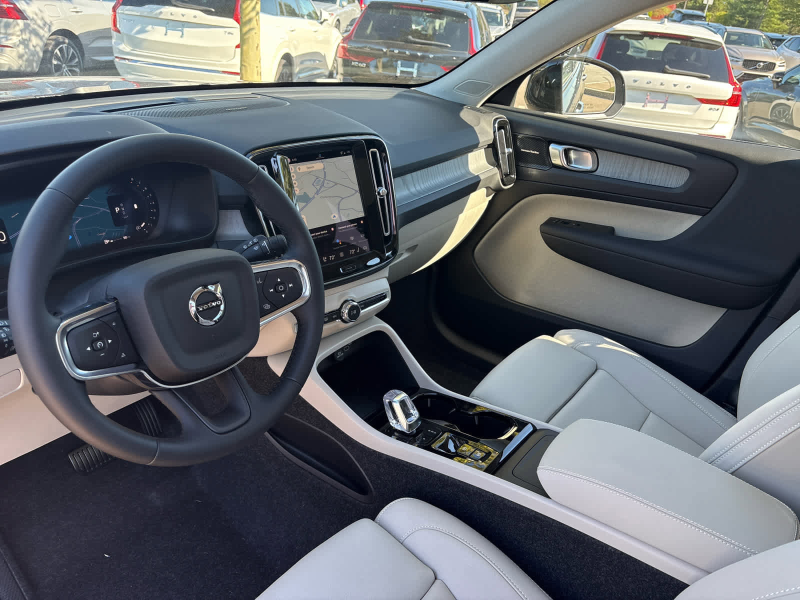 New 2026 Volvo XC40 B5 Ultra w/ Protection Package Premier image 3