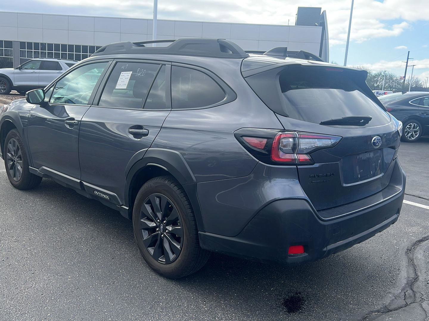 Used 2025 Subaru Outback Onyx Edition AWD/4WD image 9