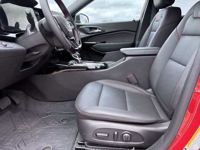 Used 2026 Chevrolet Trax RS w/ Sunroof Package FWD image 18