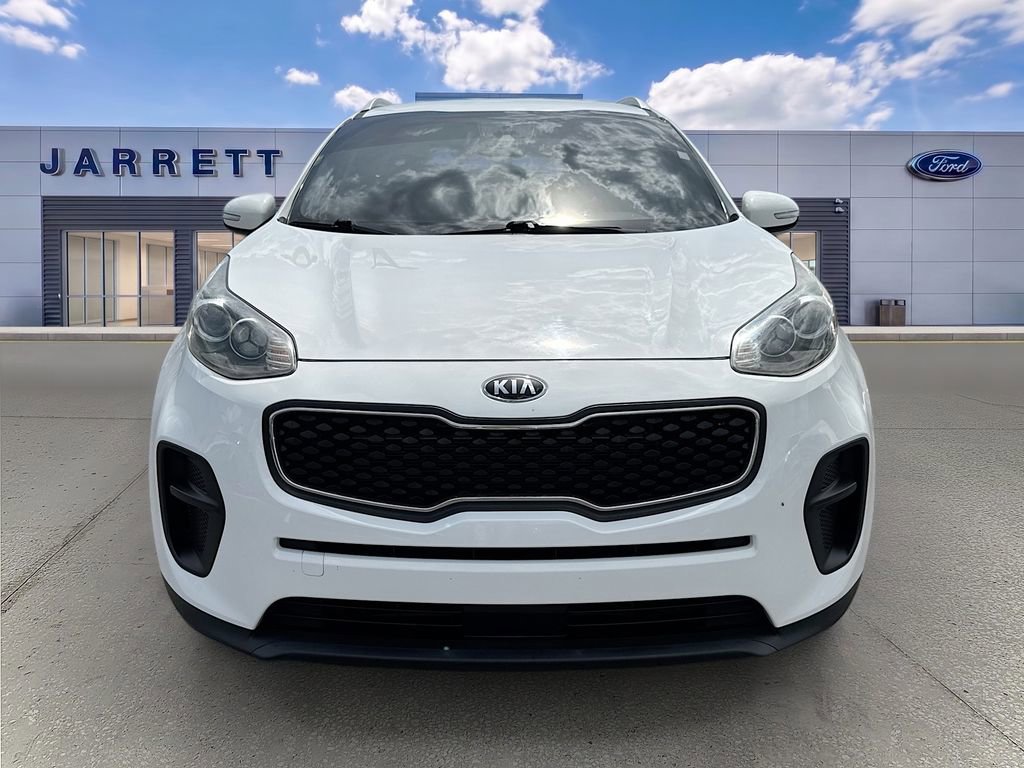 Used 2018 Kia Sportage LX w/ LX Technology Package FWD image 2