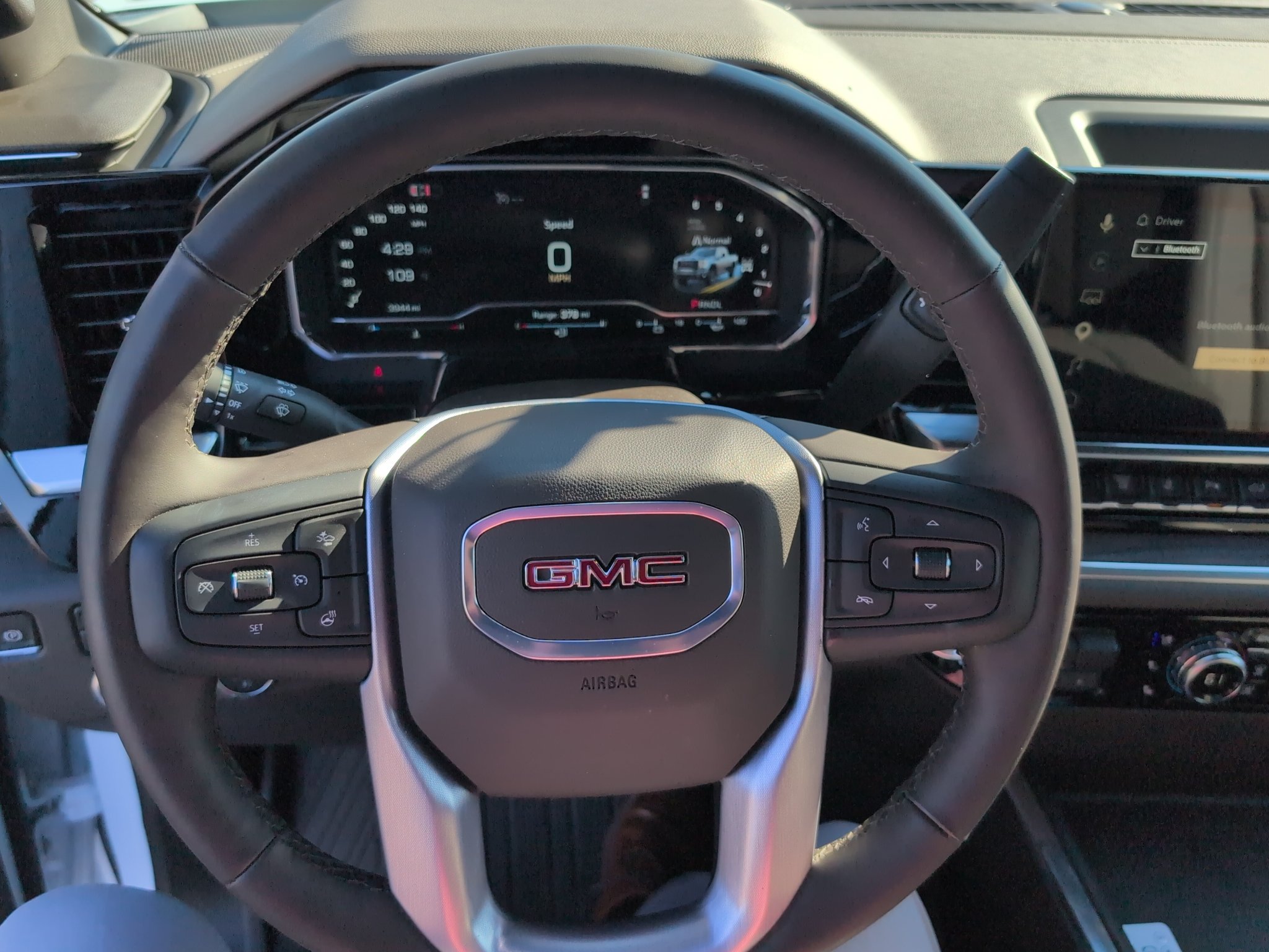 Used 2025 GMC Sierra 2500 SLT w/ SLT Premium Package AWD/4WD image 19