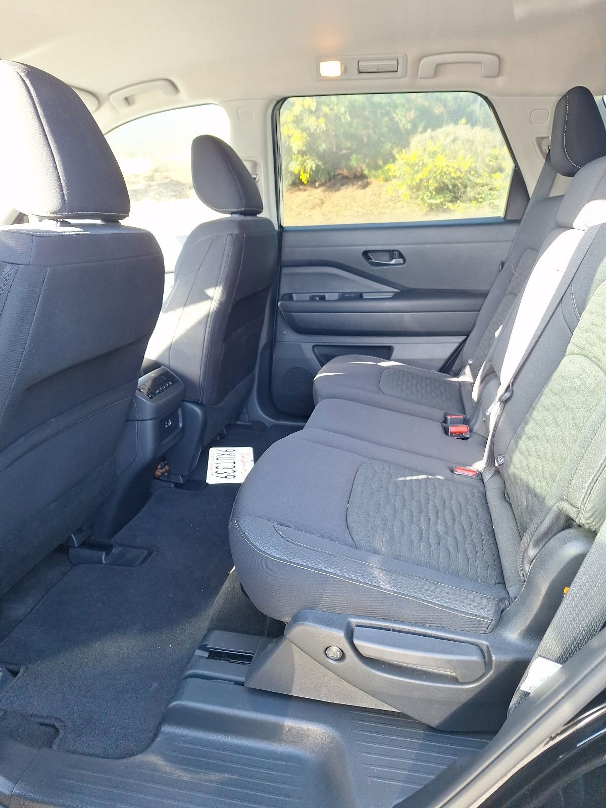 Used 2025 Nissan Pathfinder SV FWD image 16