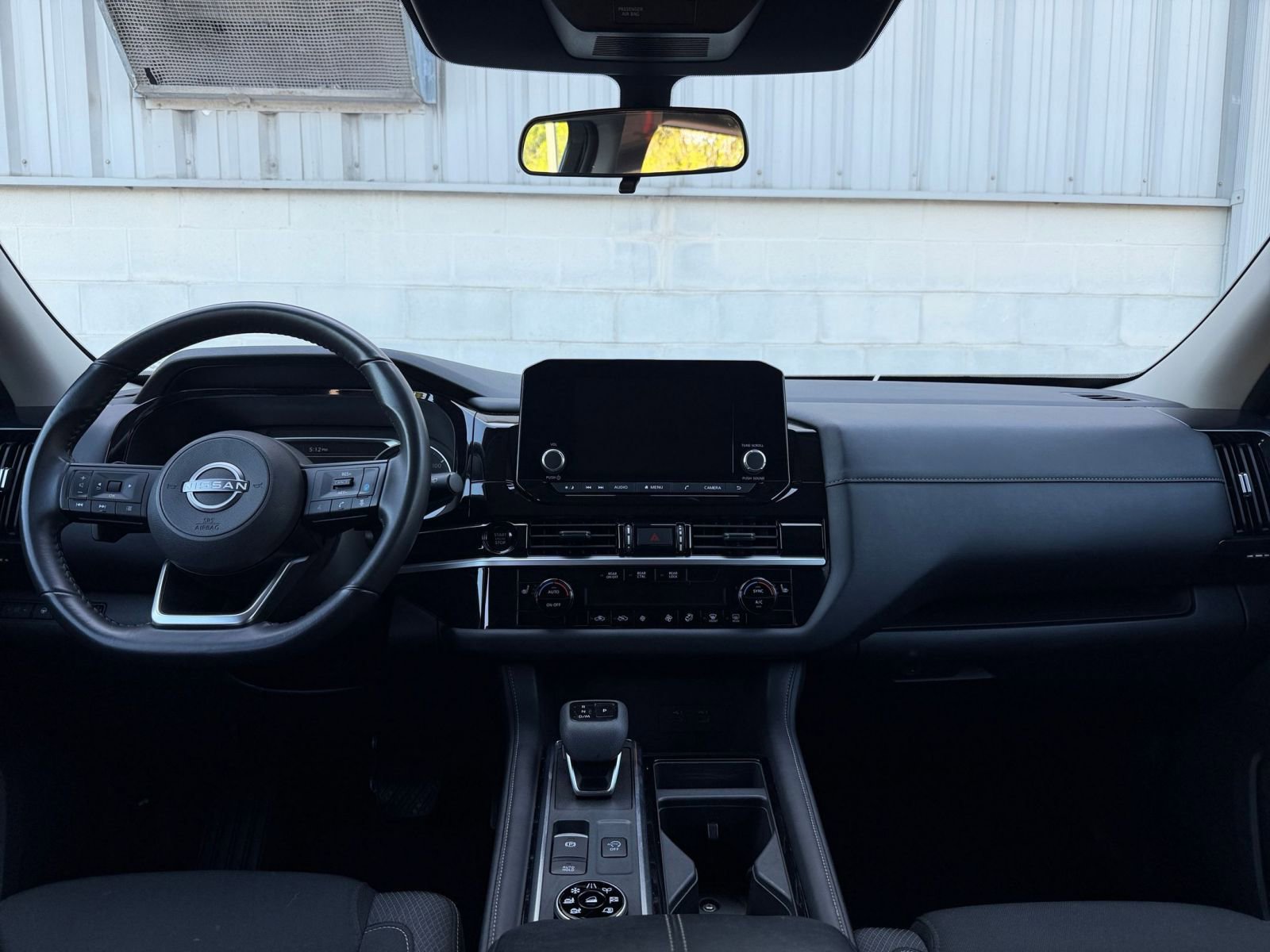 Used 2025 Nissan Pathfinder SV AWD/4WD image 17