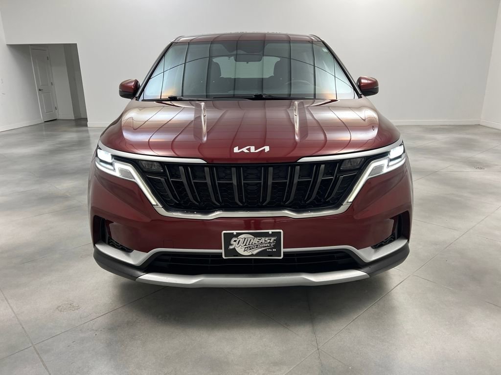 Used 2024 Kia Carnival LX video 2