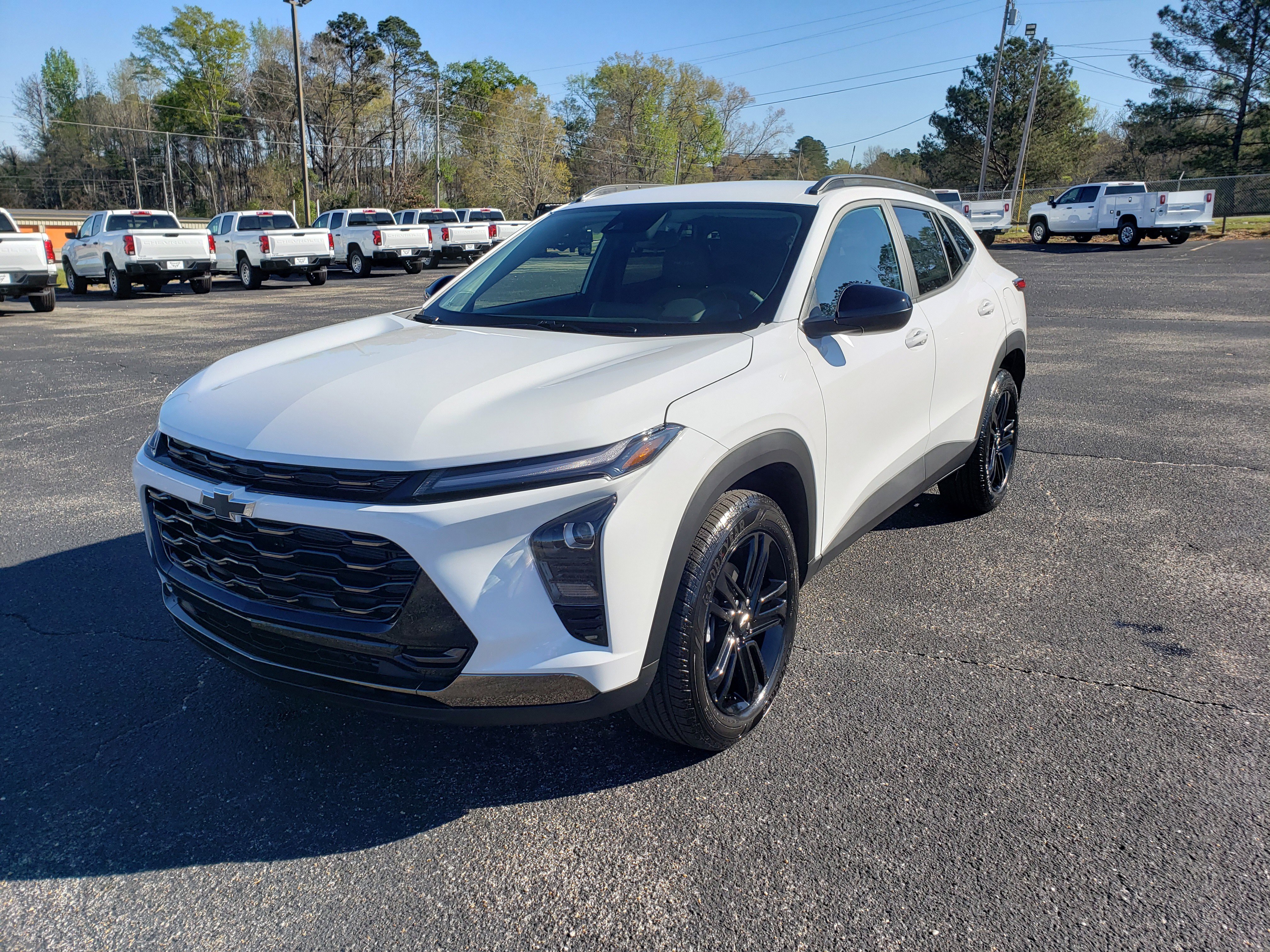New 2026 Chevrolet Trax ACTIV w/ Driver Confidence Package image 2