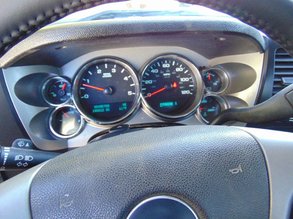 Used 2013 Chevrolet Silverado 3500 LT image 18