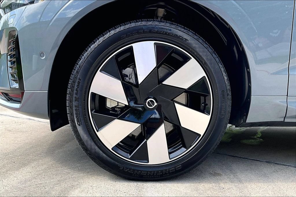 Used 2024 Volvo XC60 T8 Plus w/ Protection Package Premier AWD/4WD image 11