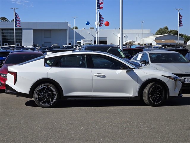 New 2025 Kia K4 GT-Line image 4