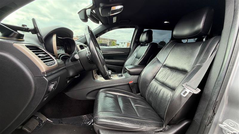 Used 2015 Jeep Grand Cherokee Limited AWD/4WD image 24