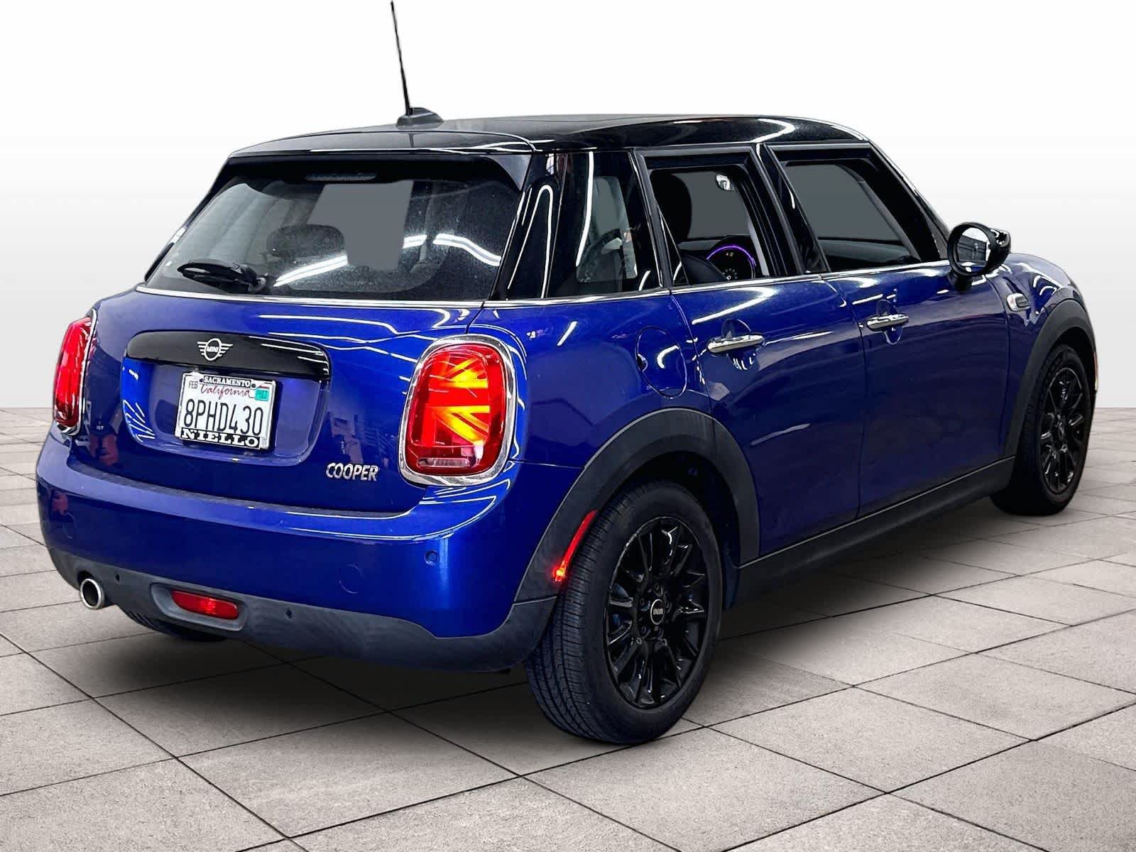 Used 2020 MINI Cooper 4-Door Hardtop FWD image 15