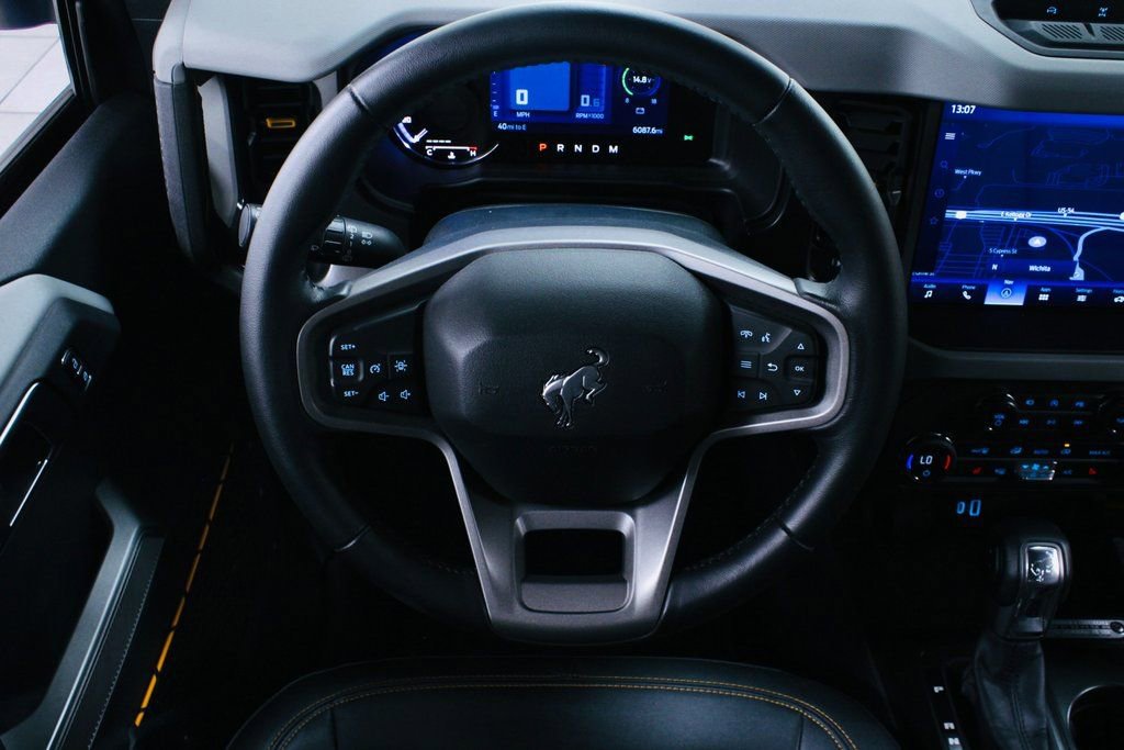 Used 2023 Ford Bronco Badlands image 10