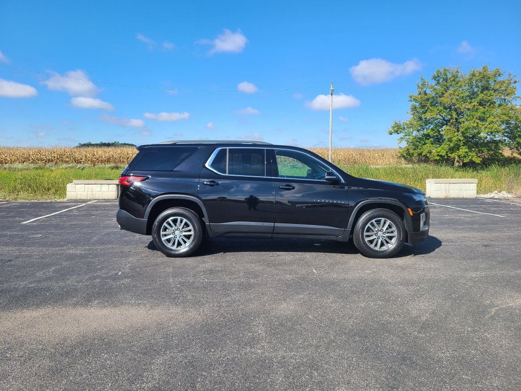 Used 2023 Chevrolet Traverse LT w/ LPO, Cargo Package AWD/4WD image 8