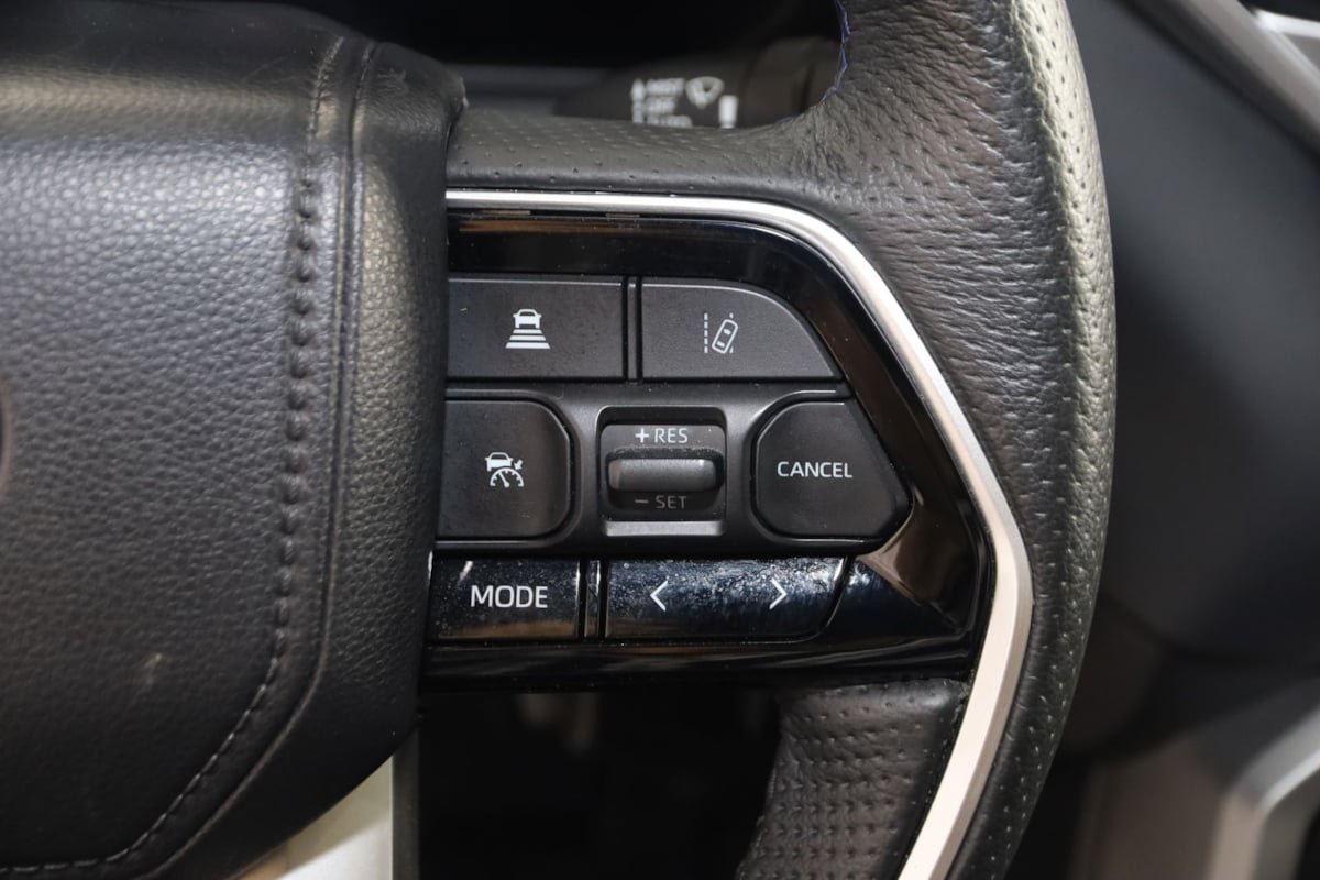 Used 2023 Toyota Tundra Platinum AWD/4WD image 36