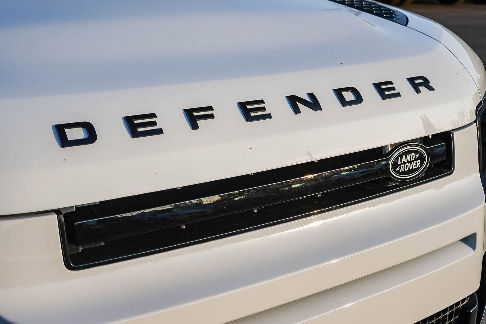 New 2026 Land Rover Defender 110 X-Dynamic SE image 16