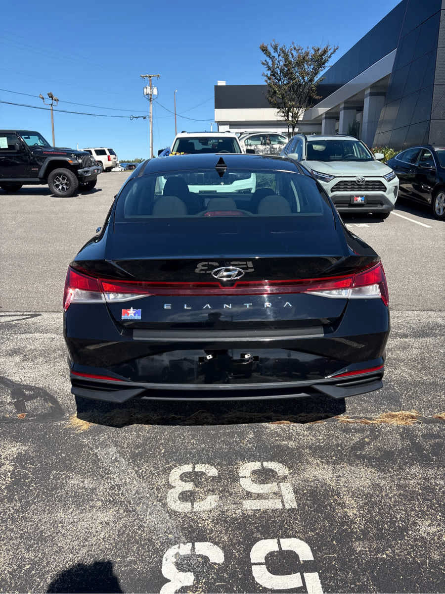 Used 2023 Hyundai Elantra SEL w/ Convenience Package FWD image 20