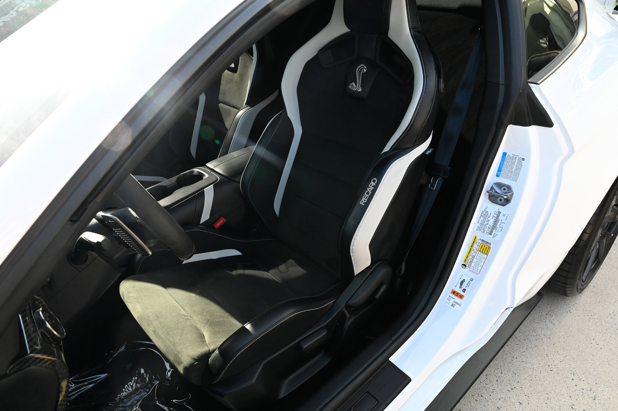 Used 2022 Ford Mustang Shelby GT500 w/ Carbon Fiber Track Pack RWD image 18