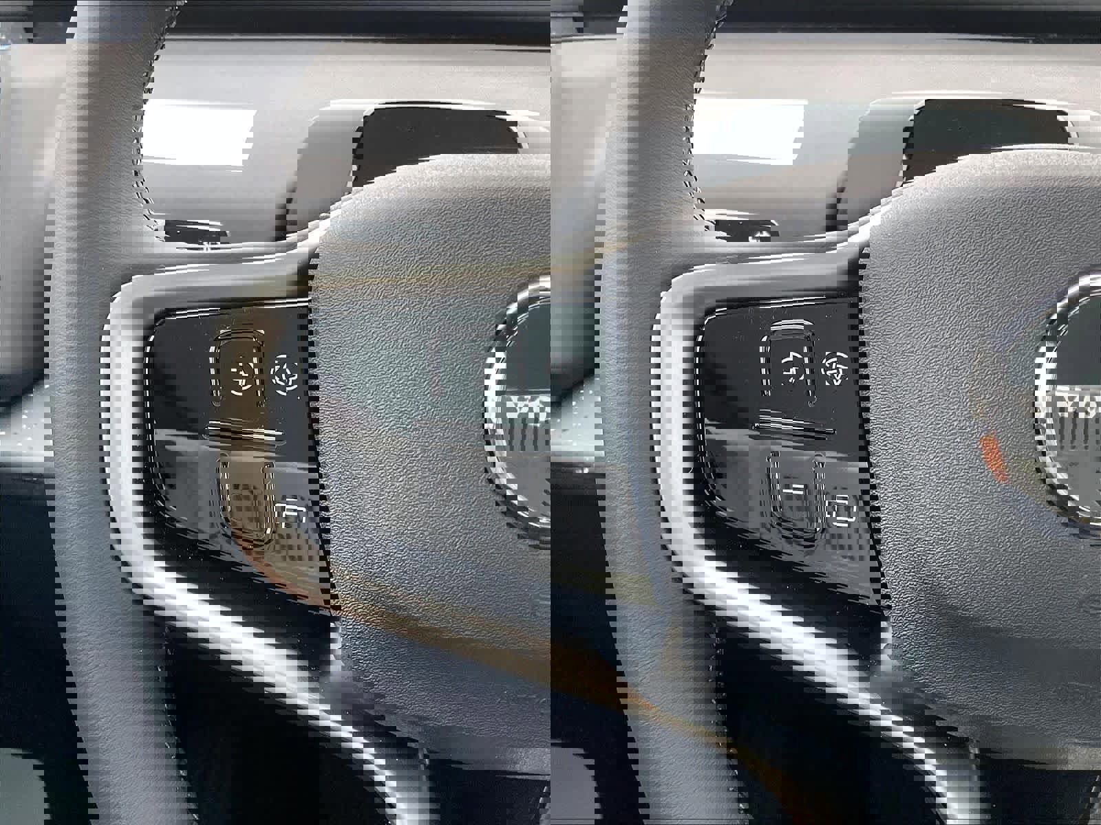 New 2025 Volvo EX30 Ultra w/ Protection Package Premier image 17